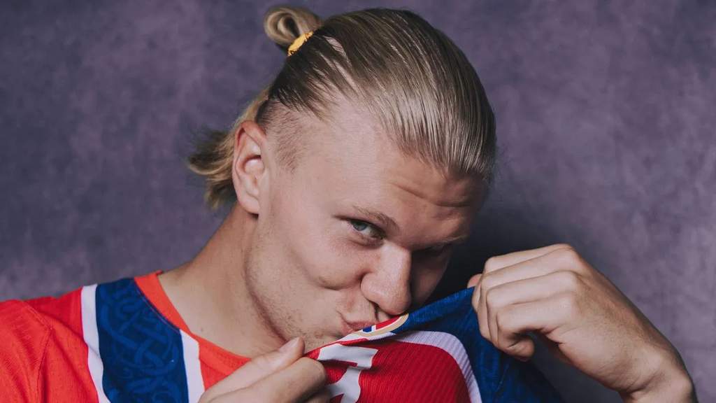 Erling Haaland dan Timnas Norway Terpaksa Ubah Detail Jersi di Piala Dunia
